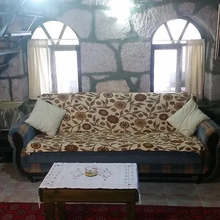 Robinson Stonehouse * Babakale